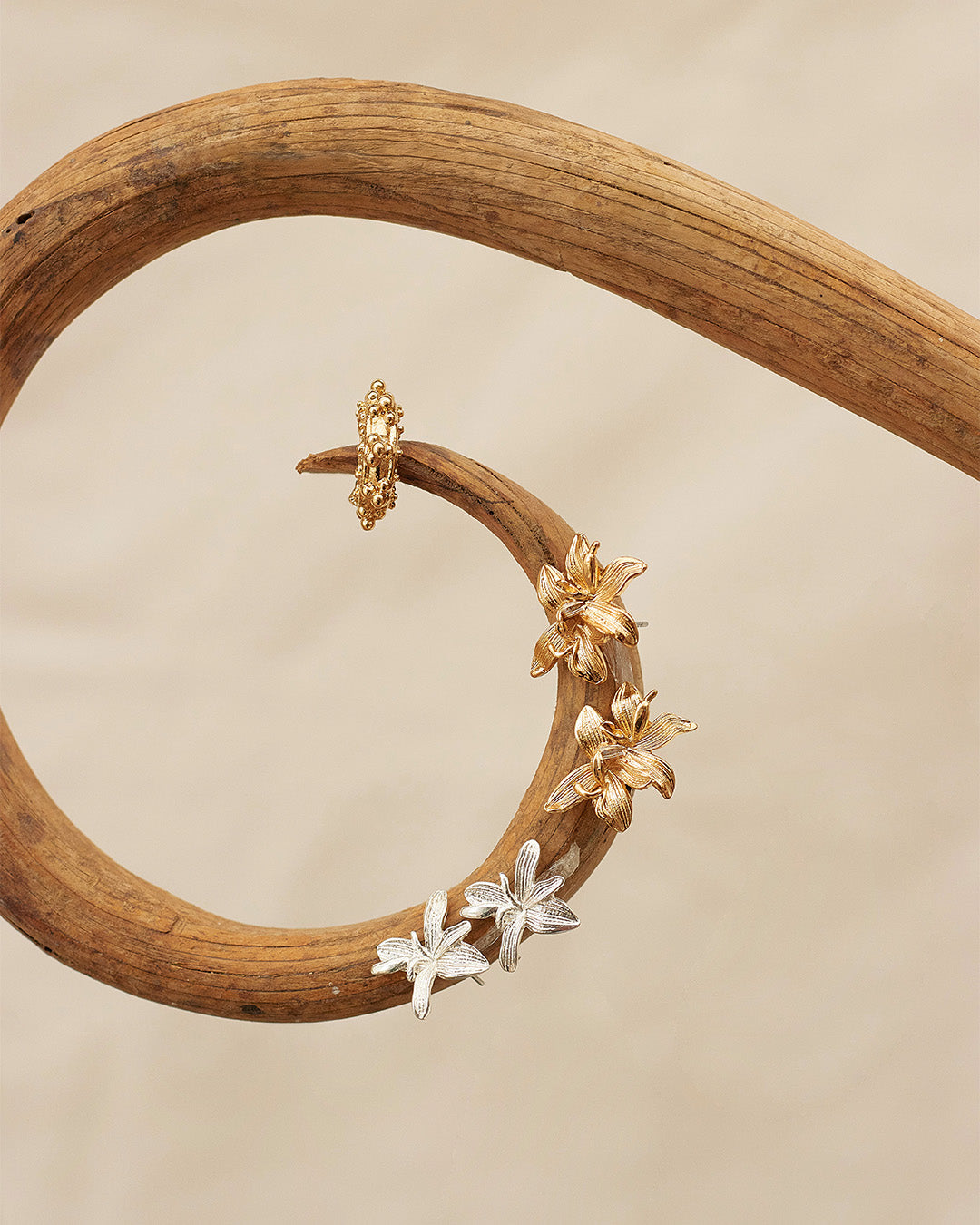 Set de 2 Aretes + Earcuff Florecer