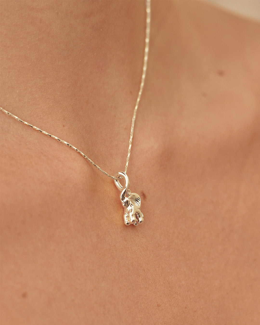 Set de Collar y Aretes Marfil