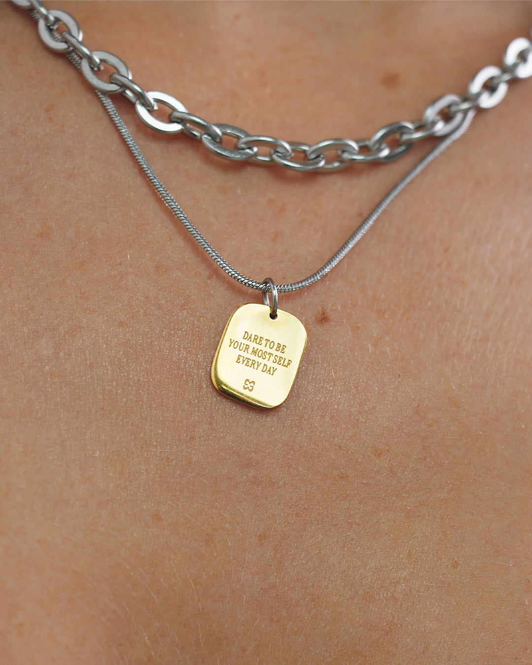 Collar Doble Dije Oro - Acero Inoxidable