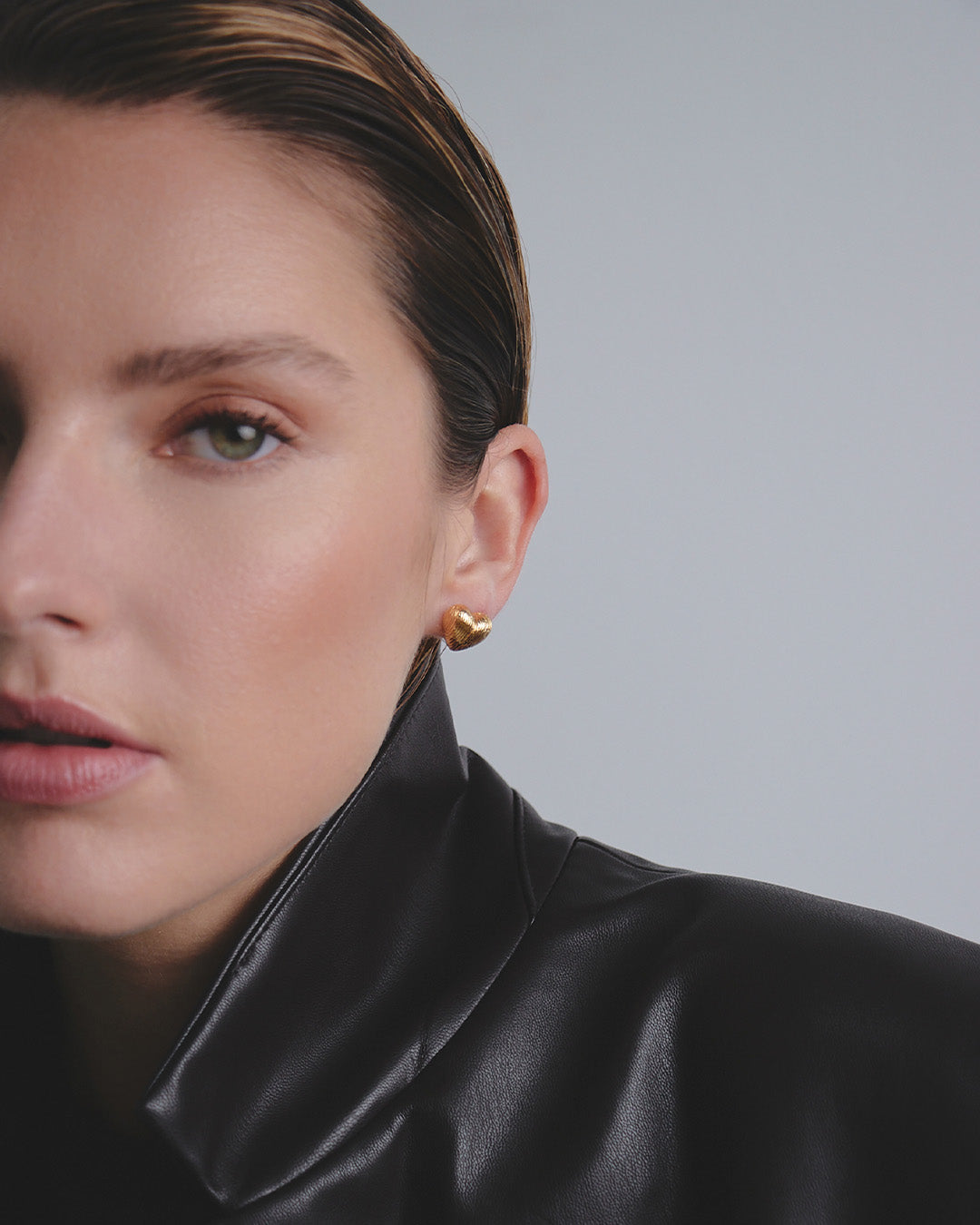 Aretes Corazón Textura Oro