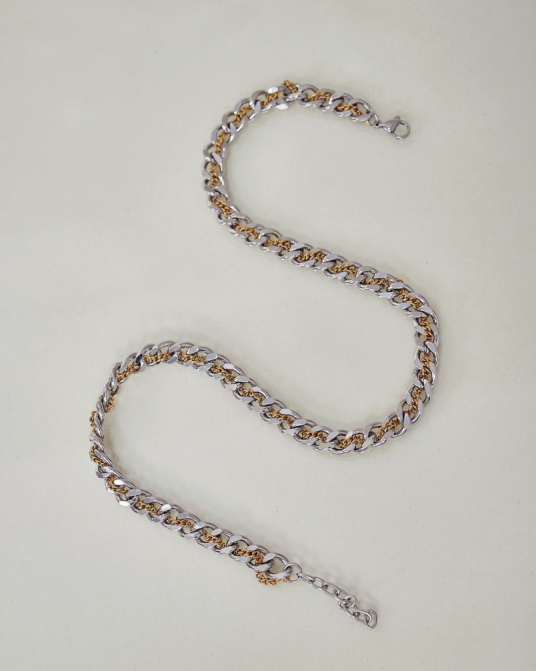 Collar Entrelazado Oro Y Plata - Acero Inoxidable