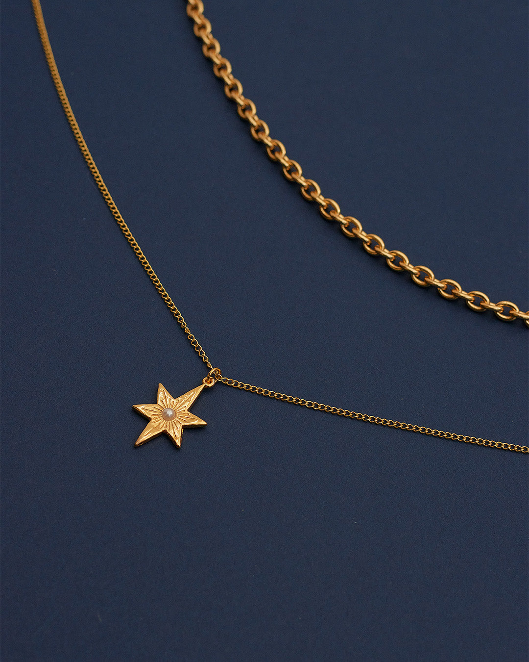 Set de dos collares Maia: 1 collar con dije de estrella y una cadena de eslabones