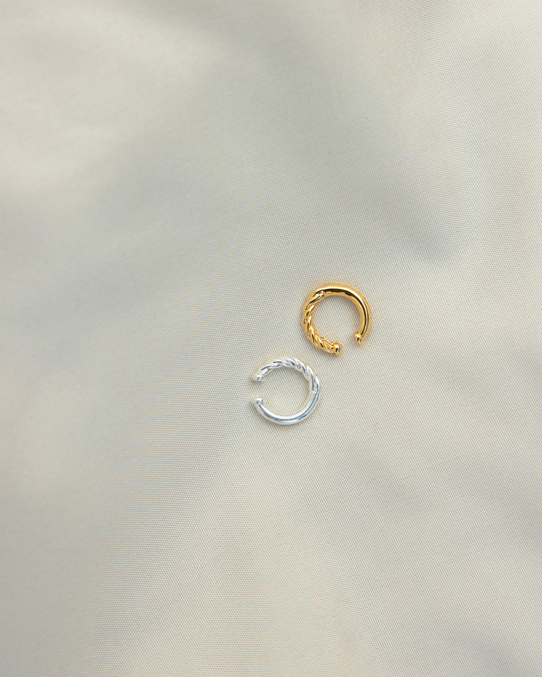 Set de 2 Earcuff Halo (dorado + plateado)